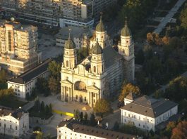 Monitoare pentru funcții vitale donate Spitalului de Urgență Piatra Neamț de Arhiepiscopia Iașilor