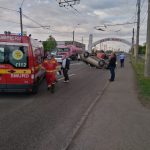 FOTO: Mașină răsturnată pe cupolă, la ieșirea din Piatra Neamț, ZCH NEWS - sursa ta de informații