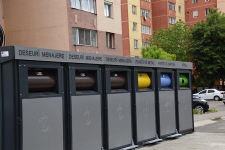 Se înlocuiesc pubelele pentru deșeuri în cartierele Mărăței și 1 Mai, ZCH NEWS - sursa ta de informații