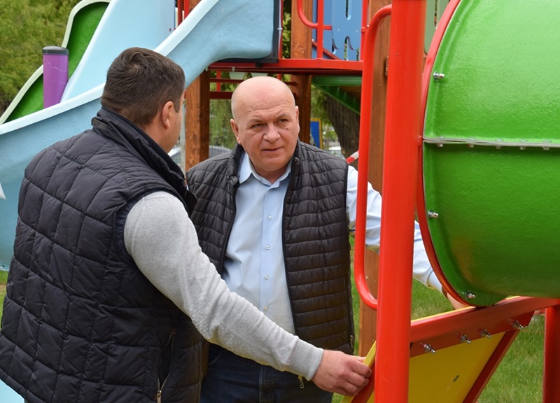 Lucrări de reabilitare și modernizare a locurilor de joacă din Piatra-Neamț, ZCH NEWS - sursa ta de informații