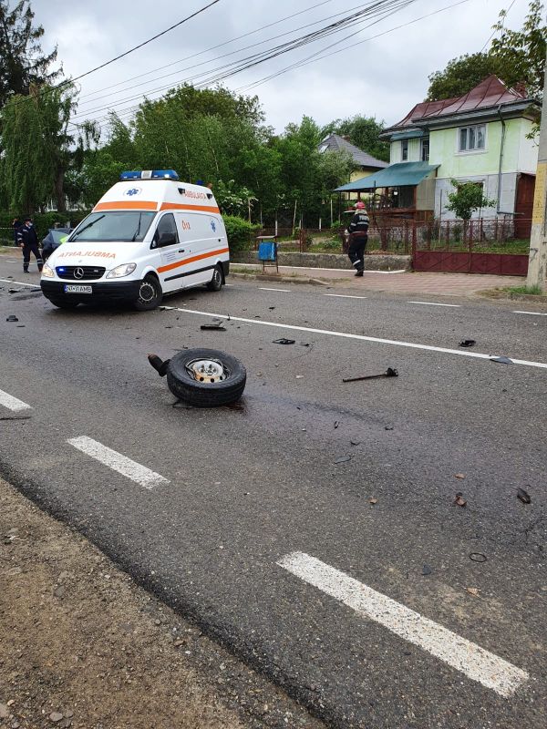 Accident cu două victime încarcerate la Bălțătești. Galerie foto, ZCH NEWS - sursa ta de informații