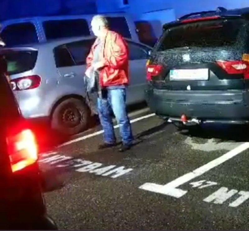 Mort de beat, un angajat al DGASPC Neamț a tamponat 6 mașini și a fugit de poliție. Video