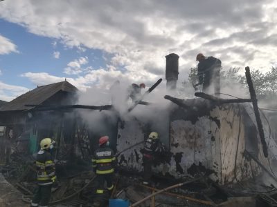 FOTO: Ard două gospodării. Incendiu intenționat la Crăcăoani, ZCH NEWS - sursa ta de informații