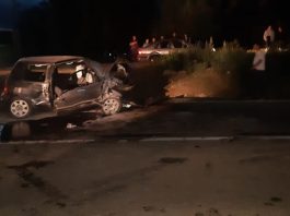 Un VW s-a răsturnat și a luat foc, șoferul – resuscitat de paramedici