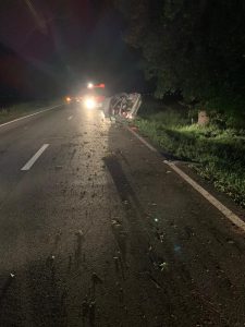 Accident mortal: mașina zdrobită de un copac, șoferul aruncat pe câmp, ZCH NEWS - sursa ta de informații