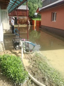 Efectele ploilor: curți inundate, podețe colmatate, drumuri pline de aluviuni, ZCH NEWS - sursa ta de informații