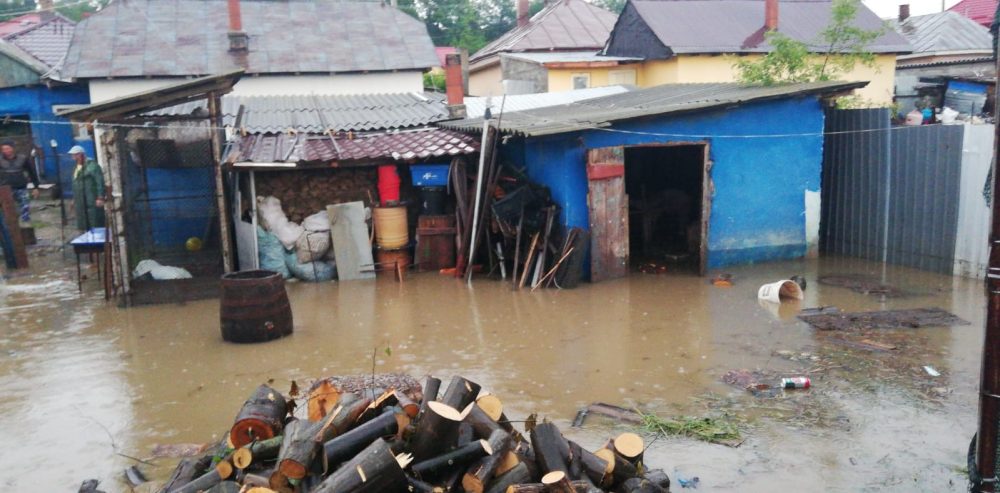 Inundații în câteva localități, după codul roșu de ploi, ZCH NEWS - sursa ta de informații