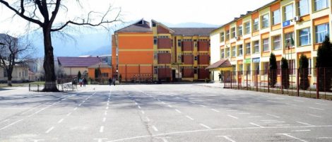 Școala Gimnazială nr. 2 Piatra Neamț – probleme înainte de începerea noului an școlar, ZCH NEWS - sursa ta de informații