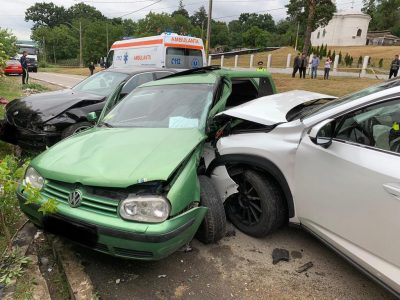 Accident cu 3 autoturisme la Dulcești, ZCH NEWS - sursa ta de informații