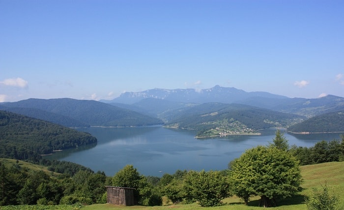 Un bărbat s-a înecat în lacul Izvoru Muntelui