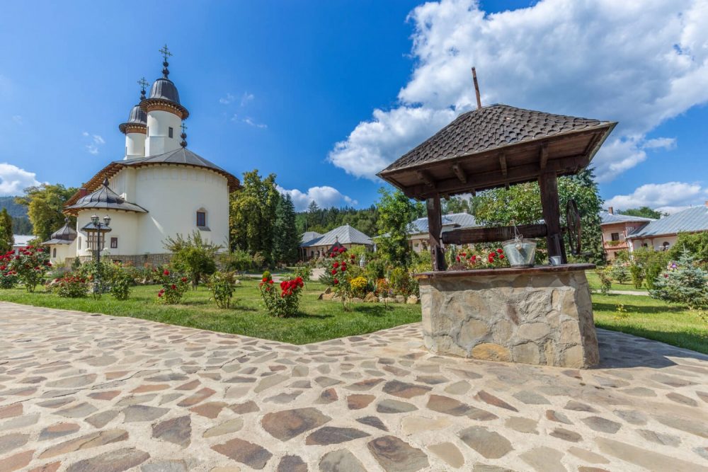 Cazuri de COVID-19 la Mănăstirea Văratec, ZCH NEWS - sursa ta de informații