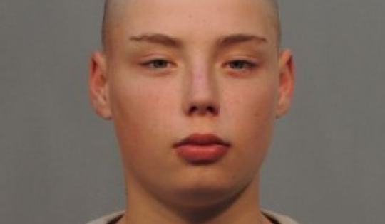 Un băiat a fugit de la casa bunicului, cine îl vede să anunțe poliția!
