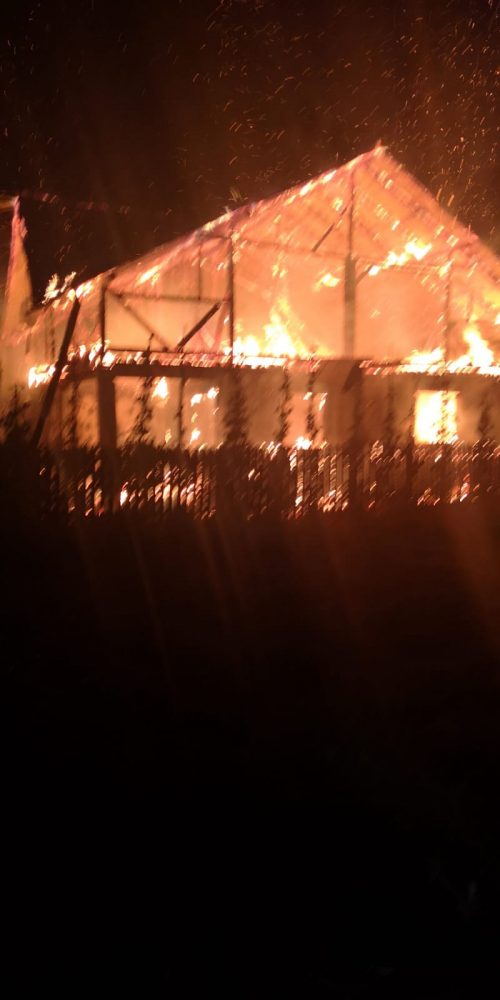 FOTO: Gospodărie din Grințieș mistuită de incendiu, ZCH NEWS - sursa ta de informații