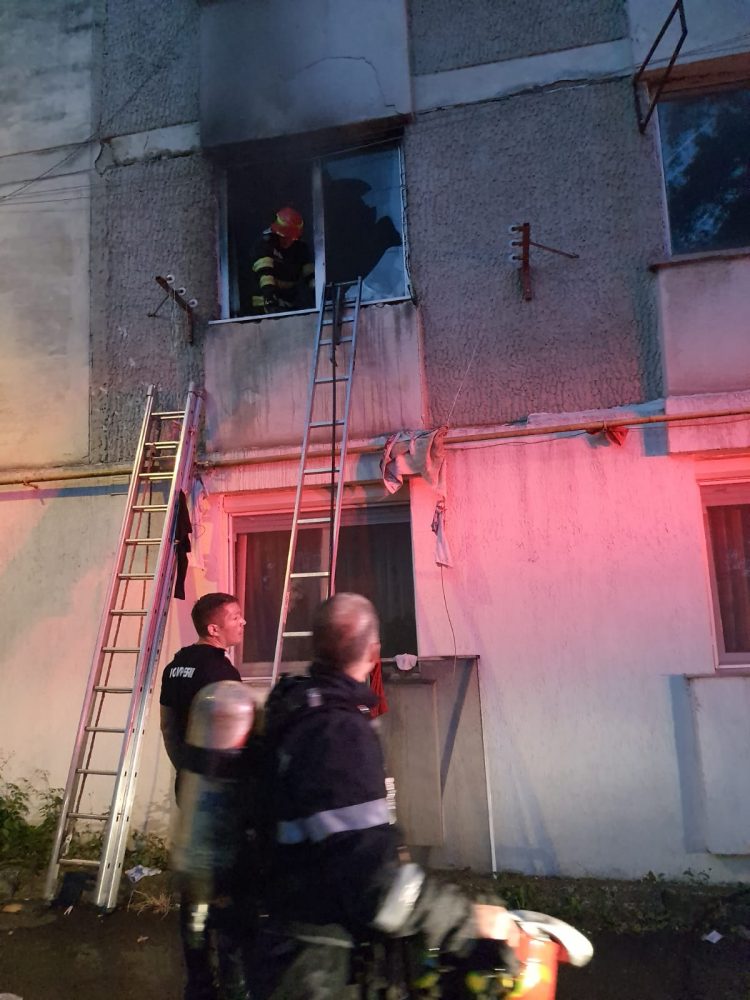 O garsonieră a ars, în Piatra-Neamț, ZCH NEWS - sursa ta de informații