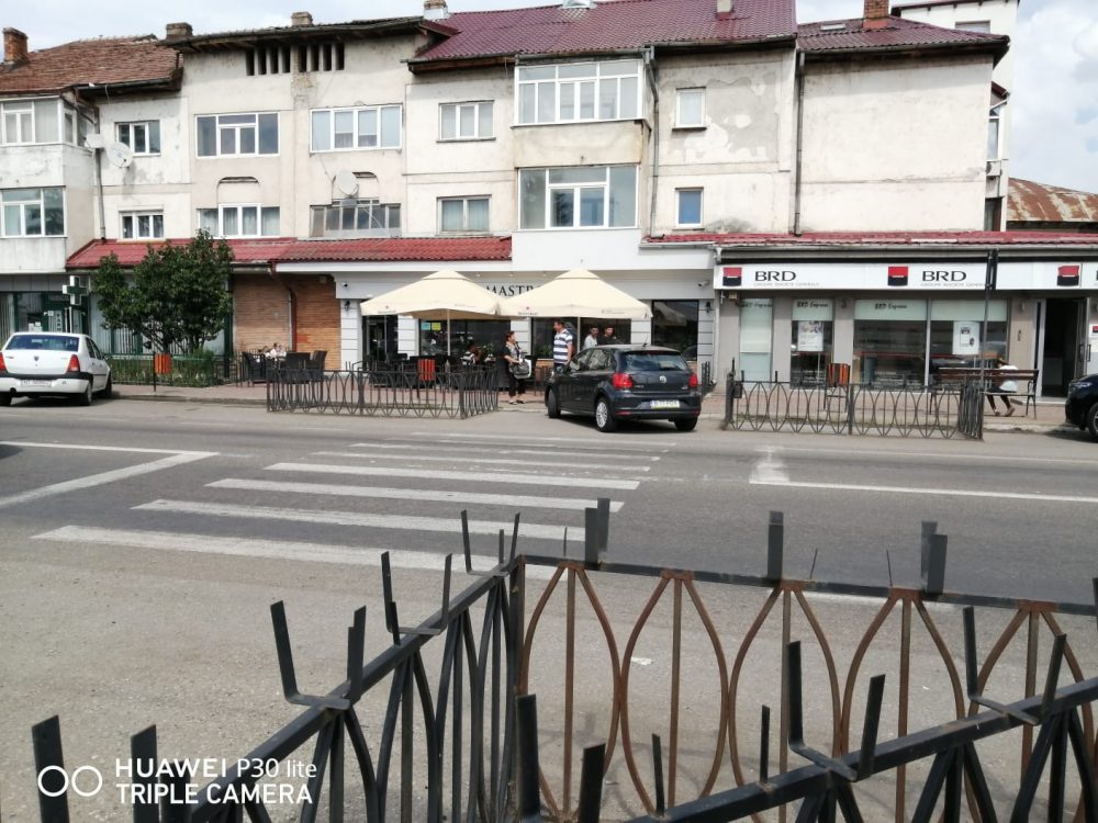 Parcare de mare bun simț la Roznov