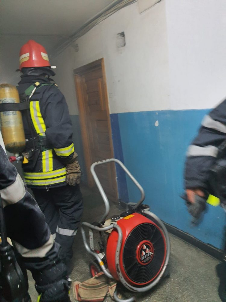 O garsonieră a ars, în Piatra-Neamț, ZCH NEWS - sursa ta de informații