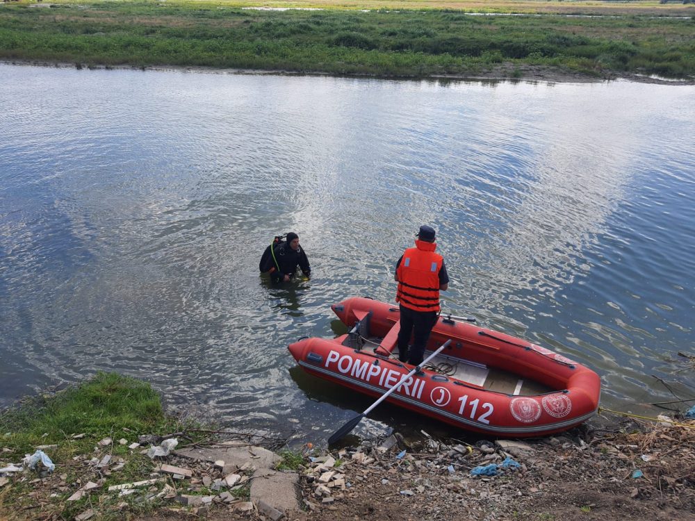 ACTUALIZARE: Bărbat plecat la pescuit din 10 august, căutat de pompieri în râul Bistrița, ZCH NEWS - sursa ta de informații