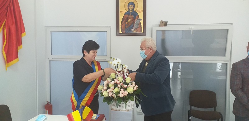 Vânători-Neamţ: Adriana Petrariu a preluat oficial cel de-al şaselea mandat de primar