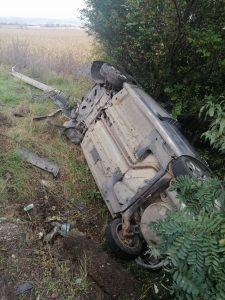Mașină răsturnată la ieșirea din Dobreni, 2 răniți (știre actualizată), ZCH NEWS - sursa ta de informații