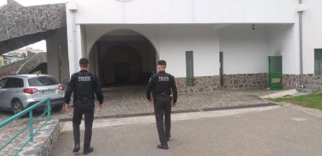 Polițiștii locali și jandarmii patrulează în zona Bisericii Sf. Parascheva, ZCH NEWS - sursa ta de informații