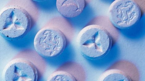 Nici dealerii de droguri nu mai sunt ce au fost: paracetamol vândut pe post de ecstasy, ZCH NEWS - sursa ta de informații
