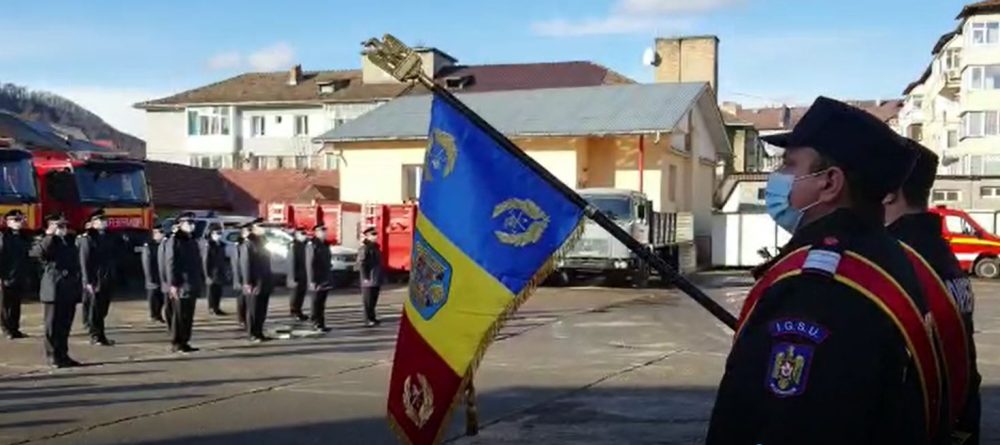 VIDEO: 12 subofițeri proaspăt încadrați la ISU Neamț – depunerea jurământului