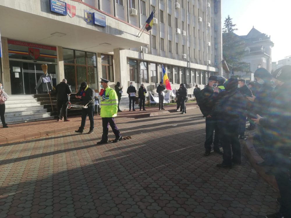 VIDEO: Protestul Sindicatului Polițiștilor Europol &#8211; Neamț: „Nu vor ca cetățenii României să fie în siguranță pe străzi!”, ZCH NEWS - sursa ta de informații