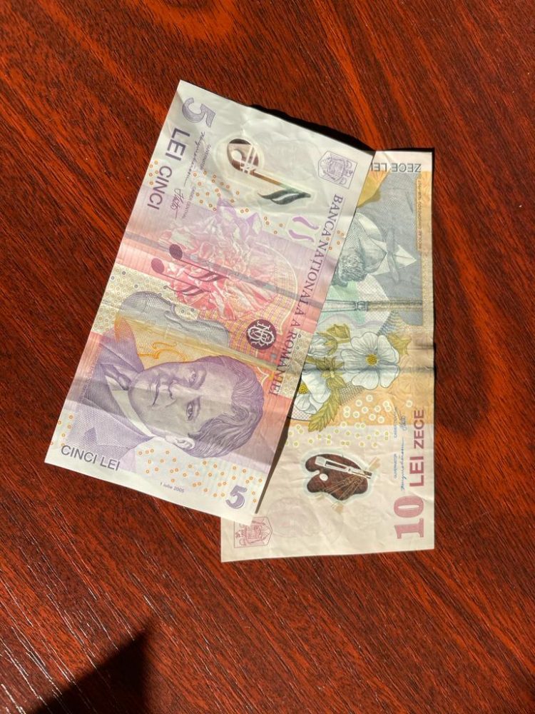 Au intrat în casă peste un bătrân și l-au strâns de gât pentru…15 lei