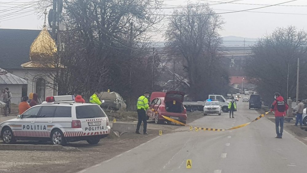 Actualizare: FOTO: Accident rutier cu 4 victime, la Grumăzești