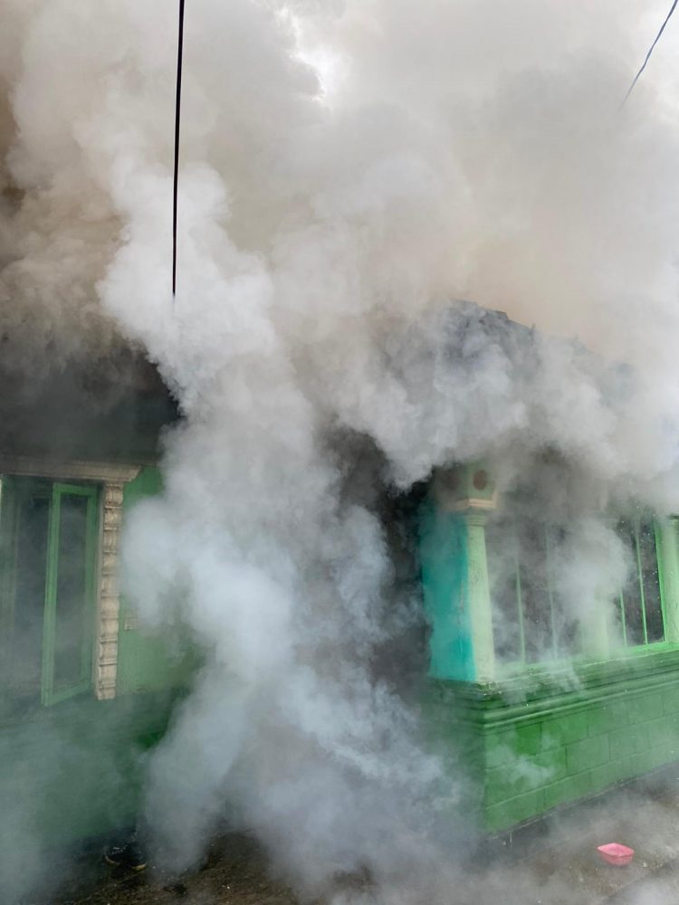 Marțea incendiilor: Trei case au luat foc, o bătrână a fost dusă la spital, ZCH NEWS - sursa ta de informații