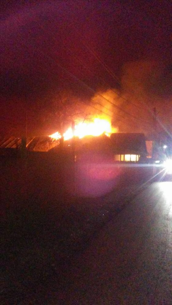 Arde o locuință în zona Petrom Târgu Neamt (știre actualizată)