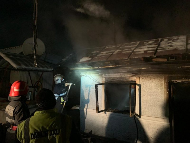 Actualizare: FOTO: O casă a luat foc, persoană rămasă înăuntru găsită carbonizată, ZCH NEWS - sursa ta de informații
