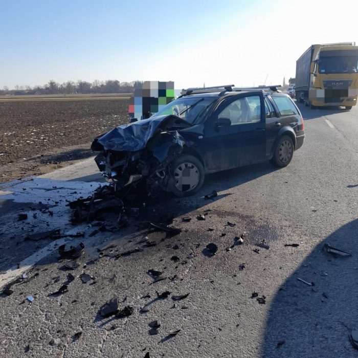 FOTO: Accident cu patru răniți, una din mașini a fost proiectată în câmp, ZCH NEWS - sursa ta de informații