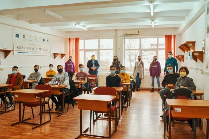 Donație Narada pentru liceenii pasionați de robotică de la liceul „Vasile Sav”, ZCH NEWS - sursa ta de informații