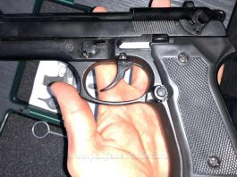 Percheziții pentru ridicarea unui pistol și a 50 de cartușe