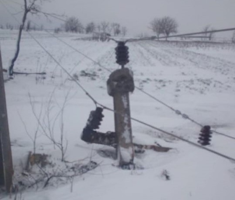 Localităţi din Neamţ fără curent electric, din cauza vântului, ZCH NEWS - sursa ta de informații