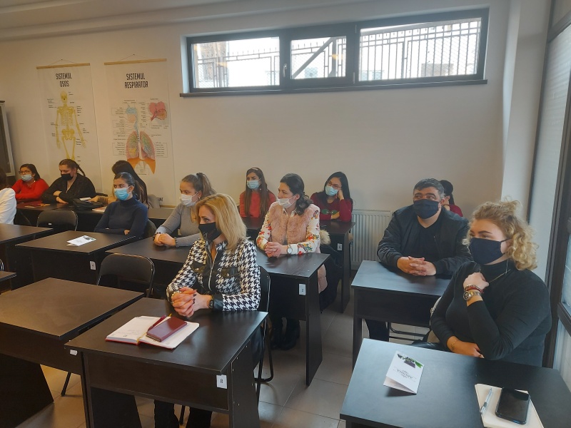 Târgu Neamţ. Lecţii de medicină complementară la şcoala postliceală sanitară „Laureatus”, ZCH NEWS - sursa ta de informații