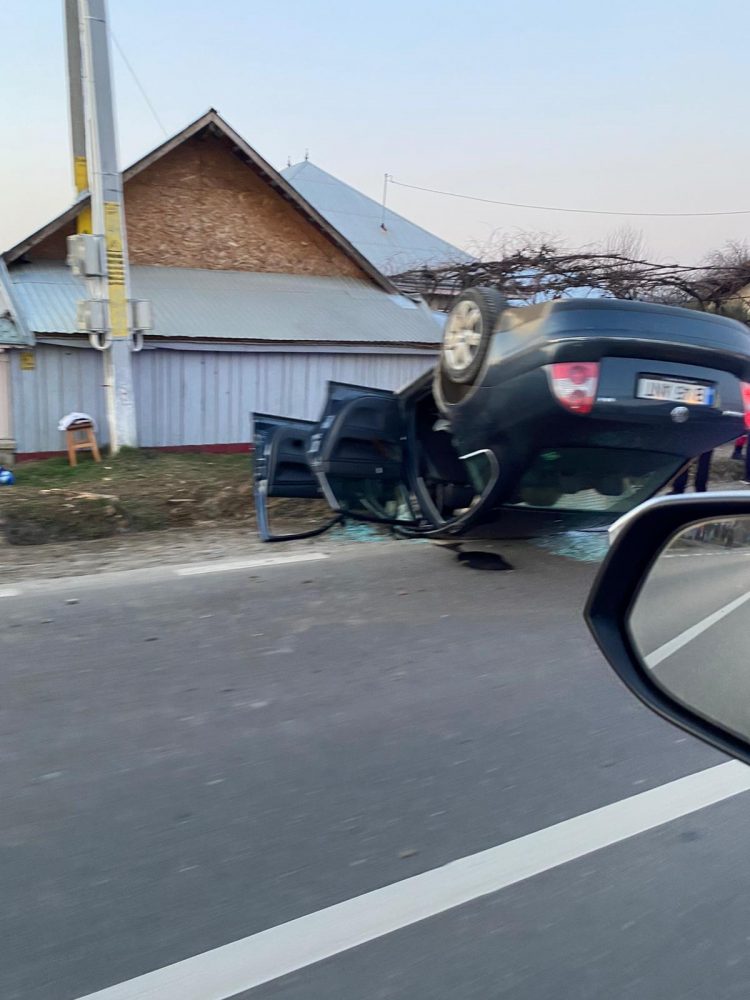 FOTO: Accident grav la Vânători-Neamț