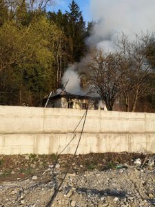 Incendiu la o clădire părăsită din Hangu, ZCH NEWS - sursa ta de informații