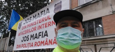 Circ și amenințări în fața sediului Poliției Roman, ZCH NEWS - sursa ta de informații