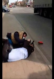 Dosar de ultraj după ce Poliția Locală Piatra-Neamț a încătușat un bărbat, ZCH NEWS - sursa ta de informații