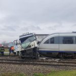 FOTO: TIR lovit de două trenuri, ZCH NEWS - sursa ta de informații