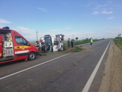 Foto. Camion cu bitum răsturnat la Botești, pe DN 2, ZCH NEWS - sursa ta de informații
