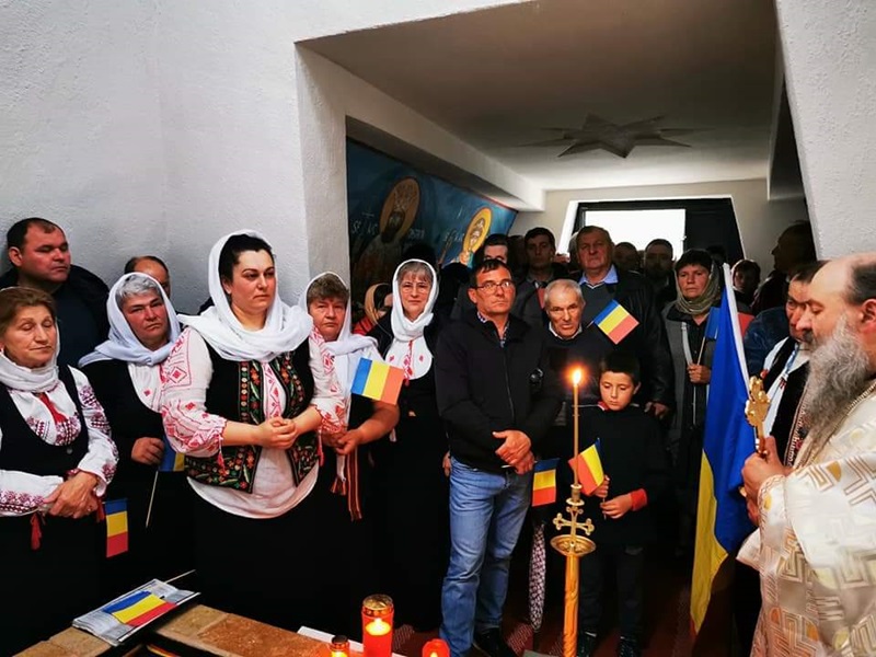 Rugăciune pentru martiri la Monumentul Eroilor din Vânători Neamț, ZCH NEWS - sursa ta de informații