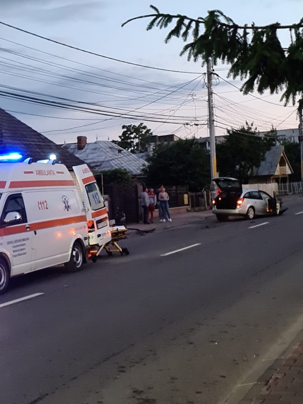 FOTO: Accident în Târgu Neamț, cel puțin o victimă