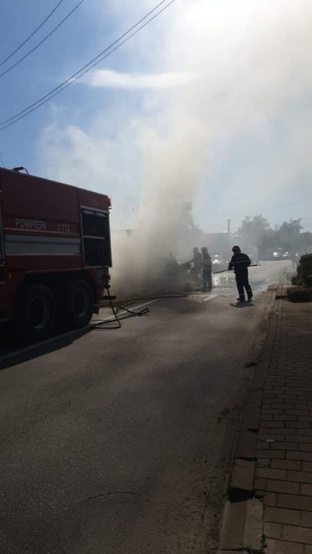 FOTO: Incendiu la un camion încărcat cu fân, ZCH NEWS - sursa ta de informații