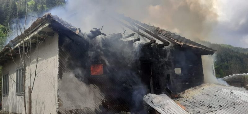 Grințieș: Femeie cu arsuri, scoasă de vecini din casa în flăcări, transferată cu elicopterul SMURD la Iași, ZCH NEWS - sursa ta de informații