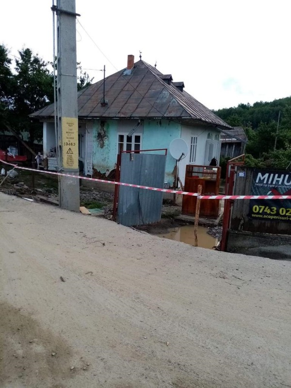 Bălţăteşti: O femeie din satul Valea Seacă îşi strigă neputincioasă durerea. Galerie foto, ZCH NEWS - sursa ta de informații