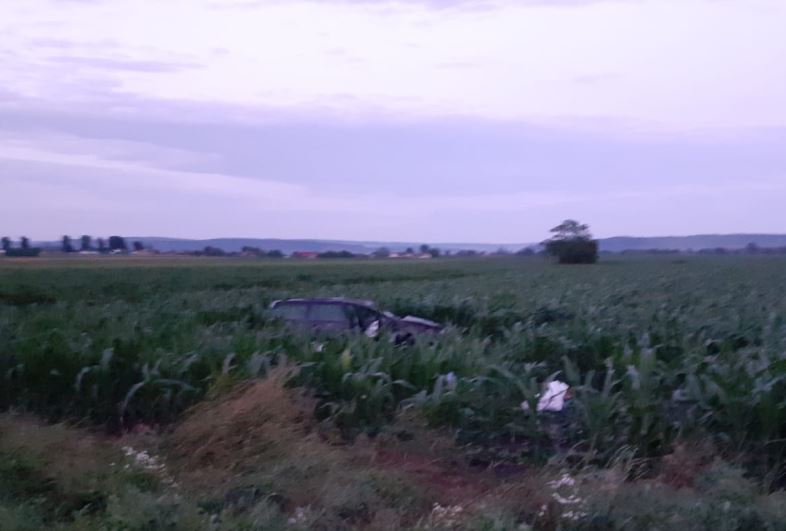 Mașină răsturnată într-un lan de porumb, două femei rănite, ZCH NEWS - sursa ta de informații