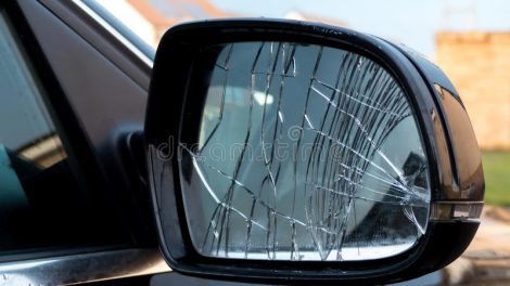 Pieton rănit după ce a fost acroşat cu oglinda retrovizoare, ZCH NEWS - sursa ta de informații
